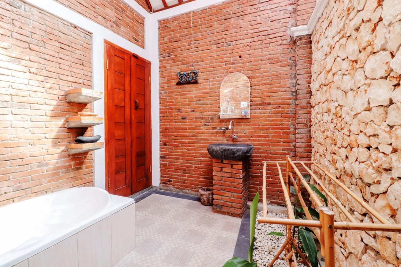 Omah Teras Bata Guesthouse Yogyakarta Ngoại thất bức ảnh