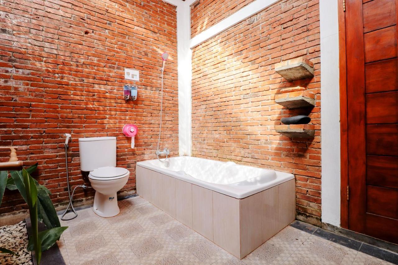 Omah Teras Bata Guesthouse Yogyakarta Ngoại thất bức ảnh