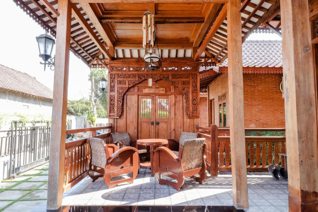 Omah Teras Bata Guesthouse Yogyakarta Ngoại thất bức ảnh