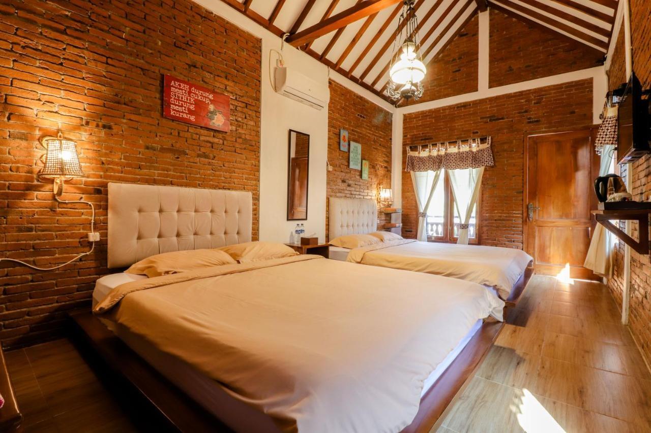 Omah Teras Bata Guesthouse Yogyakarta Ngoại thất bức ảnh