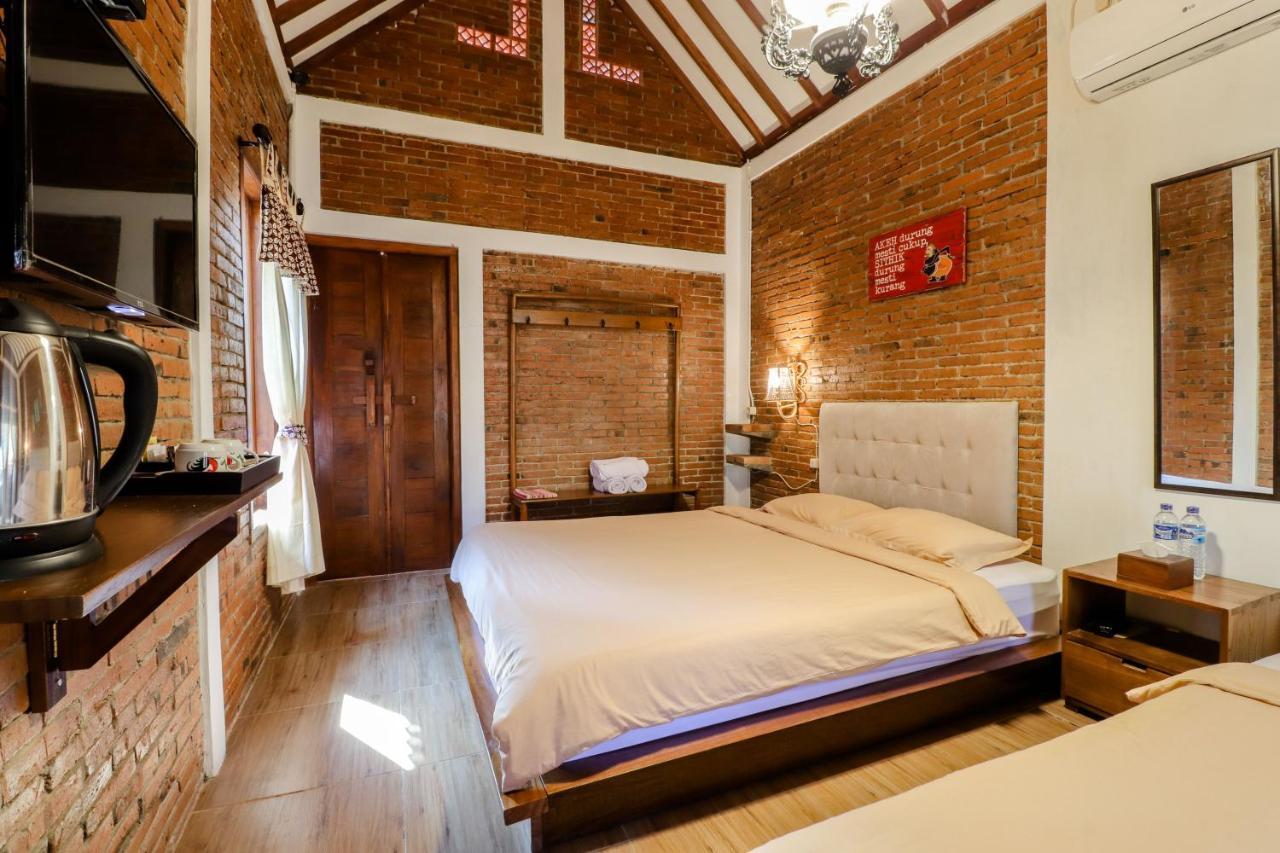 Omah Teras Bata Guesthouse Yogyakarta Ngoại thất bức ảnh